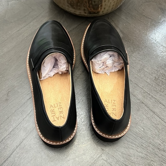 Naturalizer Adiline Platform Loafer (WIDE) - Picture 8 of 10